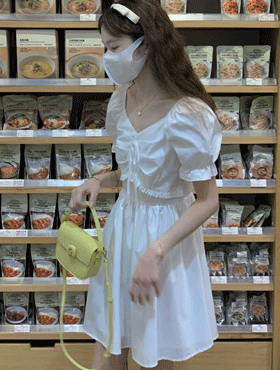 브이넥 셔링 리본 공주풍 드레스 러블리 반팔 여름 하얀 우유 원피스 (화이트)
